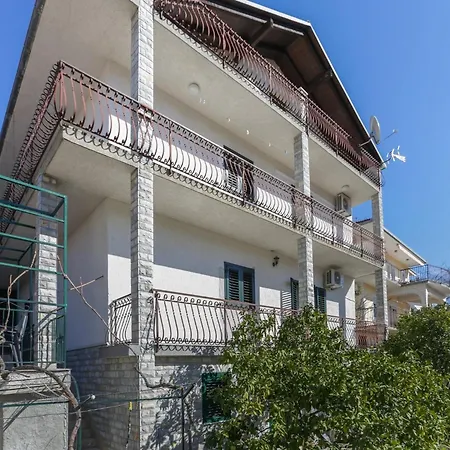 Apartment Sunny Elegant In