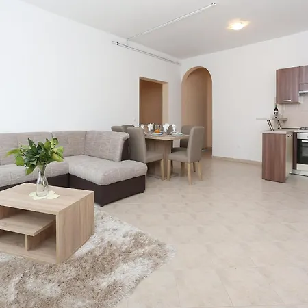 Apartment Sunny Elegant In Trogir